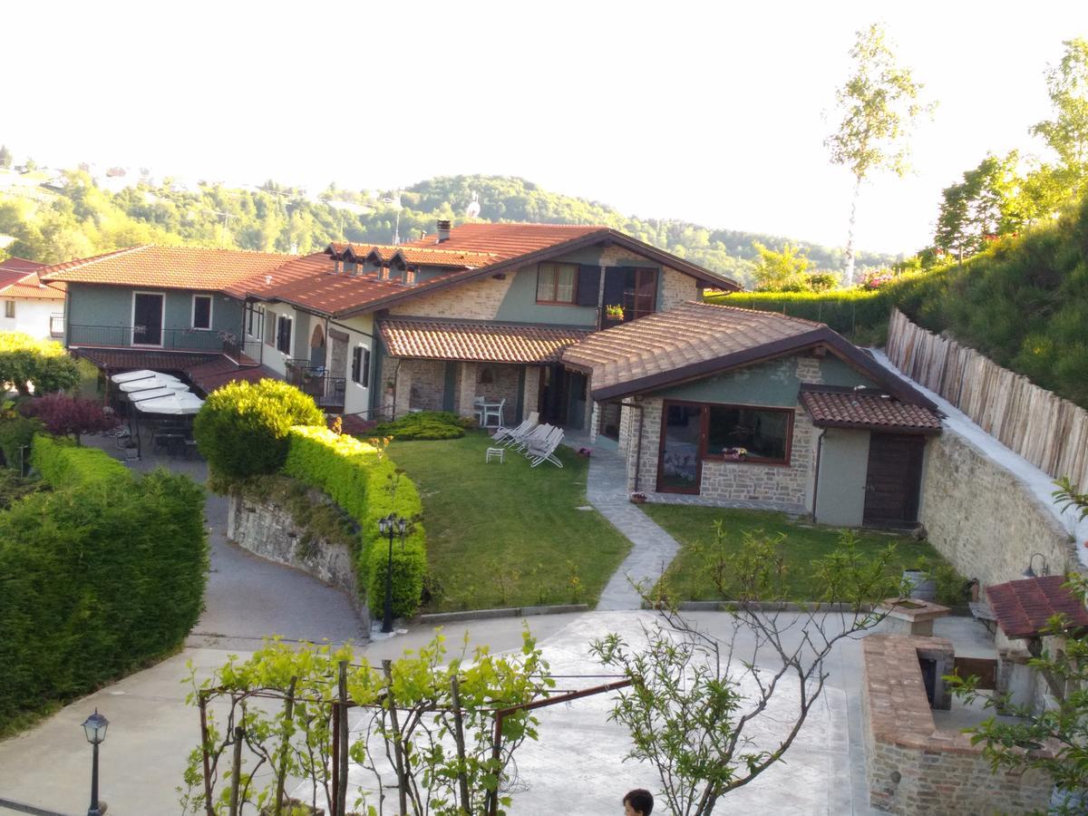 Trattoria Del Bivio Guest House Cerretto Langhe Exterior foto